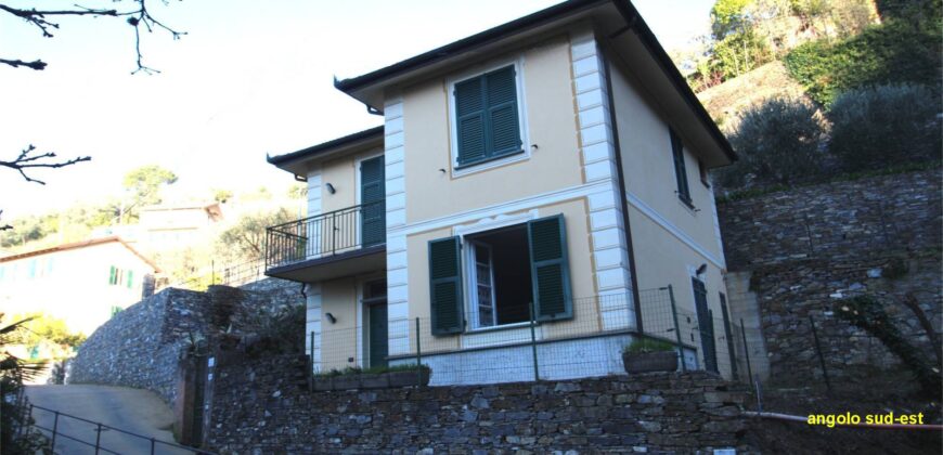 Ref. 21 CAMOGLI SMALL VILLA FOR SALE