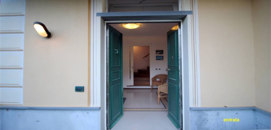 Ref. 21 CAMOGLI SMALL VILLA FOR SALE