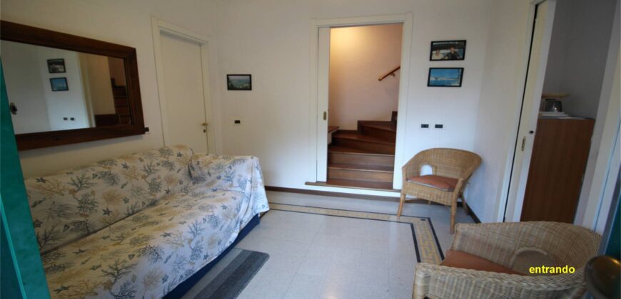 Ref. 21 CAMOGLI SMALL VILLA FOR SALE