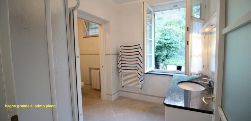 Ref. 21 CAMOGLI SMALL VILLA FOR SALE