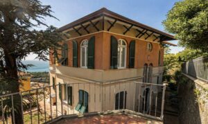 Ref. 8 RUTA DI CAMOGLI FOR SALE
