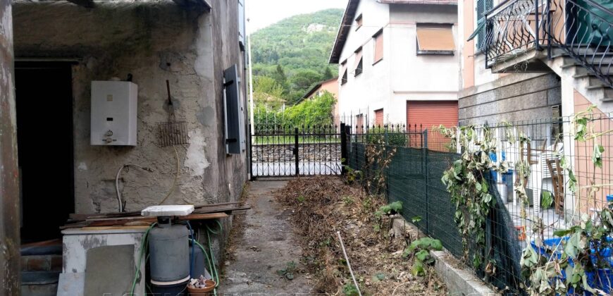 Ref. 51 CICAGNA SEMI-DETACHED House Ref. 51 CICAGNA SEMI-DETACHED House