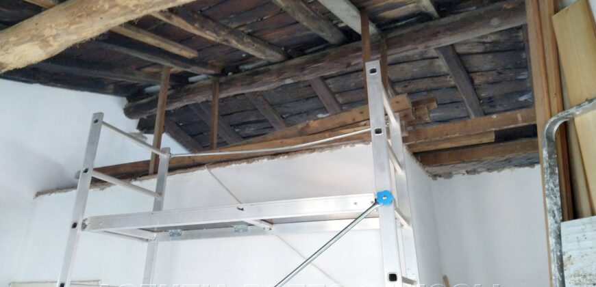 Ref. 51 CICAGNA SEMI-DETACHED House Ref. 51 CICAGNA SEMI-DETACHED House