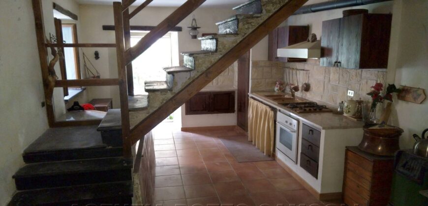Ref. 51 CICAGNA SEMI-DETACHED House Ref. 51 CICAGNA SEMI-DETACHED House