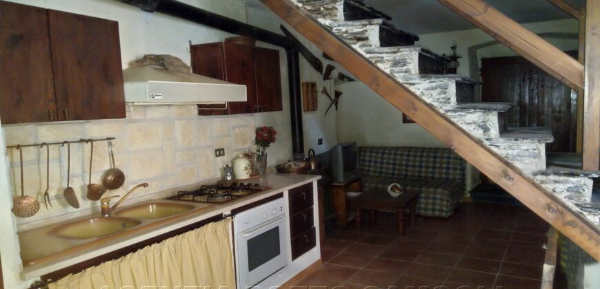 Ref. 51 CICAGNA SEMI-DETACHED House Ref. 51 CICAGNA SEMI-DETACHED House