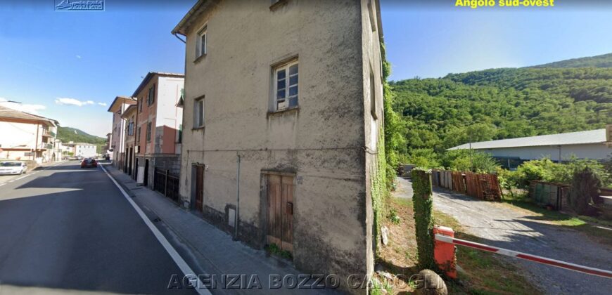 Ref. 51 CICAGNA SEMI-DETACHED House Ref. 51 CICAGNA SEMI-DETACHED House