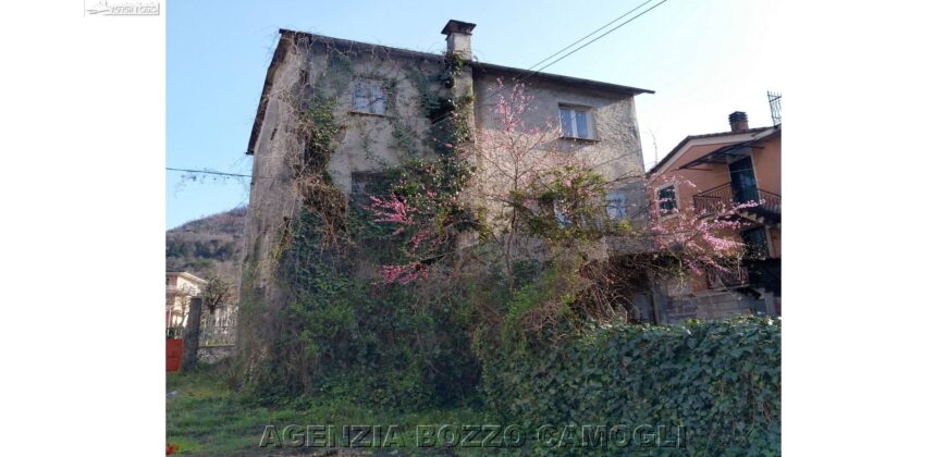Ref. 51 CICAGNA SEMI-DETACHED House Ref. 51 CICAGNA SEMI-DETACHED House