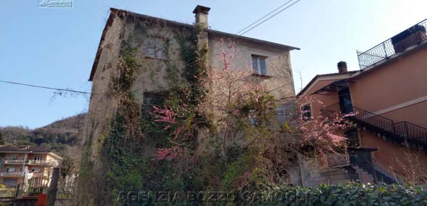 Ref. 51 CICAGNA SEMI-DETACHED House Ref. 51 CICAGNA SEMI-DETACHED House