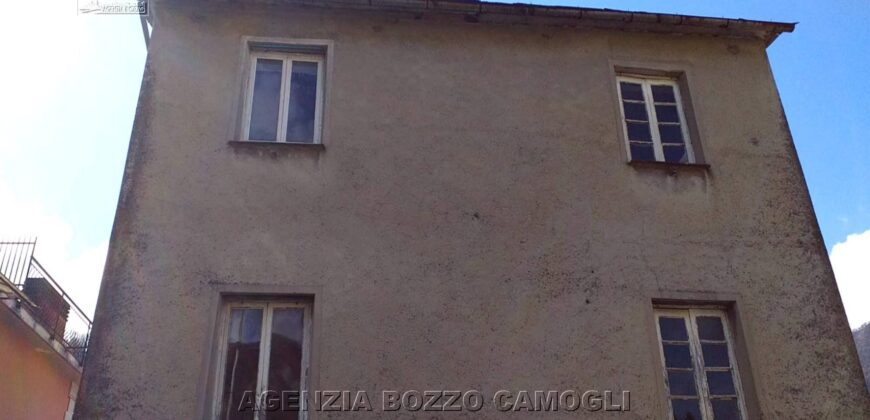 Ref. 51 CICAGNA SEMI-DETACHED House Ref. 51 CICAGNA SEMI-DETACHED House