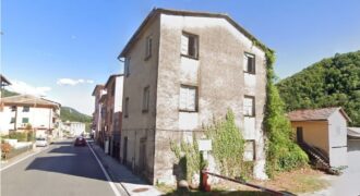 Ref. 51 CICAGNA SEMI-DETACHED House Ref. 51 CICAGNA SEMI-DETACHED House